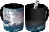 Magische Mok - Foto op Warmte Mok - Zee - Boot - Storm - Vuurtoren - 350 ML