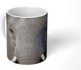 Mok - Close-up van een olifant - 350 ML - Beker