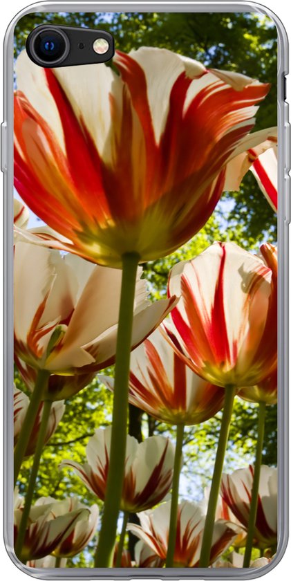 Coque iPhone 8 - Un jardin avec des tulipes rouges et blanches - Siliconen  -... | bol.com