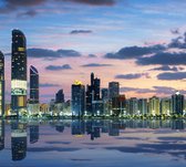 Uitzicht op de skyline van Abu Dhabi bij zonsondergang - Fotobehang (in banen) - 250 x 260 cm