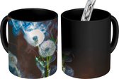 Magische Mok - Foto op Warmte Mok - Dandelions met rook in een studeerkamer - 350 ML
