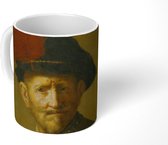 Mok - Koffiemok - Portret van een man, misschien Rembrandts vader - Schilderij van Rembrandt van Rijn - Mokken - 350 ML - Beker - Koffiemokken - Theemok