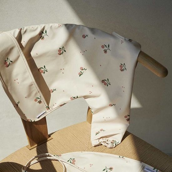 Liewood Merle slabbetje met mouwen Peach/sea shell mix van Liewood — afbeelding 5