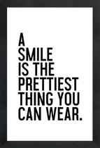 JUNIQE - Poster in houten lijst A Smile Is The Prettiest -40x60 /Wit &