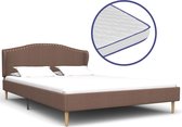 Decoways - Bed met traagschuim matras stof bruin 140x200 cm