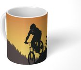 Mok - het mountainbiken in het schemerlicht - 350 ML - Beker