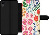 Bookcase Geschikt voor iPhone XR telefoonhoesje - Bloemen - Design - Tulp - Met vakjes - Wallet case met magneetsluiting