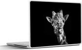 Laptop sticker - 12.3 inch - Giraf afgebeeld in zwart-wit weergegeven op een zwarte achtergrond - 30x22cm - Laptopstickers - Laptop skin - Cover