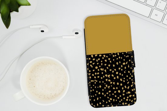 Bookcase pour téléphone iPhone 8 Bookcase - Pois - Jaune ocre - Zwart - Avec compartiments - Étui portefeuille avec fermeture magnétique