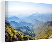 Canvas Schilderij Bergketen Drakensbergen in Zuid-Afrika vanuit vogelperspectief - 120x80 cm - Wanddecoratie