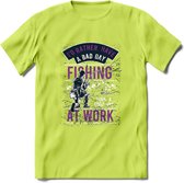 A bad Day Fishing - Vissen T-Shirt | Paars | Grappig Verjaardag Vis Hobby Cadeau Shirt | Dames - Heren - Unisex | Tshirt Hengelsport Kleding Kado - Groen - XXL