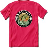 Fishing Club - Vissen T-Shirt | Beige | Grappig Verjaardag Vis Hobby Cadeau Shirt | Dames - Heren - Unisex | Tshirt Hengelsport Kleding Kado - Roze - XXL