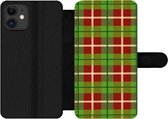 Bookcase Geschikt voor iPhone 12 Pro telefoonhoesje - Plaid - Groen - Rood - Patroon - Met vakjes - Wallet case met magneetsluiting