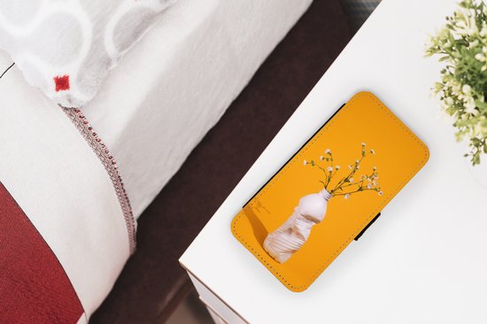 Bookcase pour iPhone 12 Pro Bookcase - Bouteille - Bouquet - Jaune - Avec compartiments - Étui portefeuille avec fermeture magnétique