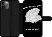 Bookcase Geschikt voor iPhone 11 Pro telefoonhoesje - Kaart - Friesland - Nederland - Met vakjes - Wallet case met magneetsluiting
