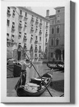 Walljar - Gondolier in Venice '53 - Muurdecoratie - Canvas schilderij
