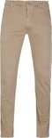 Voorkant van een beige chino broek op een witte achtergrond.