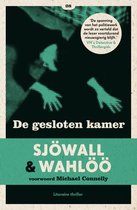 Voorzijde boek 'De gesloten kamer' van Sjöwall & Wahlöö met een zwart-groene illustratie en lovende quote.