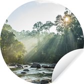WallCircle - Muurstickers - Behangcirkel - De zon schijnt op een rivier in een Maleisisch bos - ⌀ 30 cm - Muurcirkel - Zelfklevend - Ronde Behangsticker
