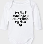 Baby Rompertje met tekst 'My aunt is defelinitly cooler than my mom' | Lange mouw l | wit zwart | maat 62/68 | cadeau | Kraamcadeau | Kraamkado