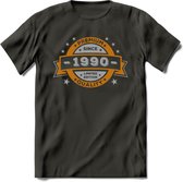 Premium Since 1990 T-Shirt | Zilver - Goud | Grappig Verjaardag en Feest Cadeau Shirt | Dames - Heren - Unisex | Tshirt Kleding Kado | - Donker Grijs - M