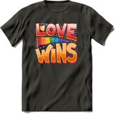 Love Wins | Pride T-Shirt | Grappig LHBTIQ+ / LGBTQ / Gay / Homo / Lesbi Cadeau Shirt | Dames - Heren - Unisex | Tshirt Kleding Kado | - Donker Grijs - XL