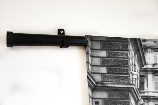 Wandkleed Rood zwart wit - Zwart-wit foto van een vrouw in een rode jurk Wandkleed katoen 120x80 cm - Wandtapijt met foto