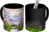 Magische Mok - Foto op Warmte Mok - Omiya brug met Sakura bomen - 350 ML - Uitdeelcadeautjes