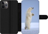 Bookcase Geschikt voor iPhone 11 Pro telefoonhoesje - IJsbeer - Grappig - Sneeuw - Kinderen - Jongens - Meisjes - Kind - Met vakjes - Wallet case met magneetsluiting