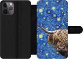 Bookcase Geschikt voor iPhone 11 Pro Max telefoonhoesje - Sterrennacht - Van Gogh - Schotse hooglander - Met vakjes - Wallet case met magneetsluiting