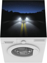 Wasmachine beschermer mat - een auto op de snelweg in de nacht - Breedte 60 cm x hoogte 60 cm