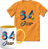 84 Jaar Vrolijke Verjaadag T-shirt met mok giftset Geel | Verjaardag cadeau pakket set | Grappig feest shirt Heren – Dames – Unisex kleding | Koffie en thee mok | Maat 3XL