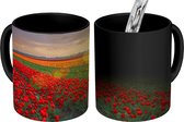 Magische Mok - Foto op Warmte Mok - Veld - Tulpen - Zon - 350 ML - Uitdeelcadeautjes