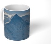 Mok - Kabelwagen die het landschap van Mont Blanc overgaat - 350 ML - Beker - Uitdeelcadeautjes