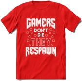 Gamers don't die T-shirt | Neon Rood | Gaming kleding | Grappig game verjaardag cadeau shirt Heren – Dames – Unisex | - Rood - M