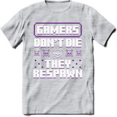 Gamers don't die pixel T-shirt | Paars | Gaming kleding | Grappig game verjaardag cadeau shirt Heren – Dames – Unisex | - Licht Grijs - Gemaleerd - 3XL