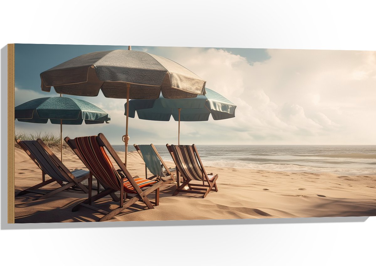 Hout - Strandstoelen en Parasols op het Strand op Bewolkte Dag - 100x50 cm - 9 mm dik - Foto op Hout (Met Ophangsysteem)