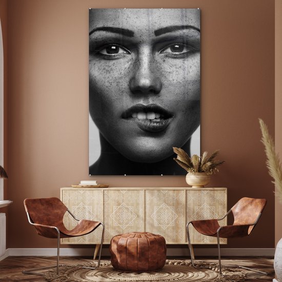 Peinture sur verre - Femme - Lèvres - Taches de rousseur - Zwart - Wit - Peinture sur verre - Plaque de Verres - 100x150 cm - Photo sur verre