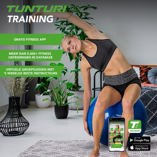Een vrouw met een blauwe Tunturi fitnessbal, met de Tunturi Training app prominent op een telefoon in de hand.
