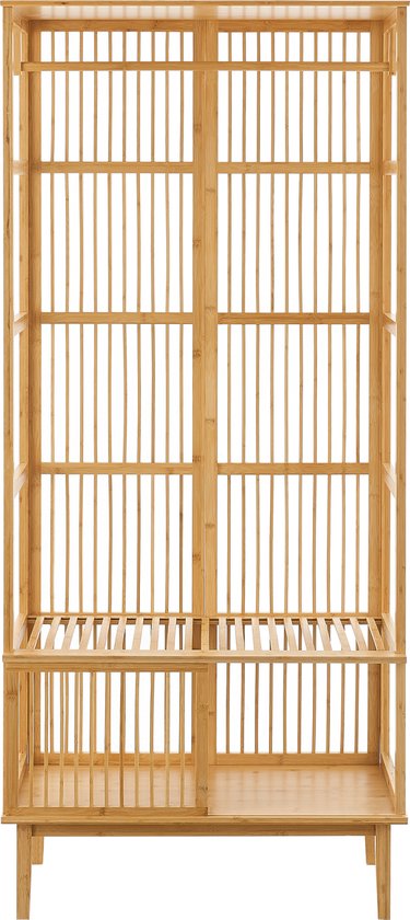 Hoge bamboe kledingkast met verticale spijlen en vier open planken.