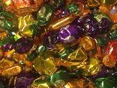 Melkpak - Gefeliciteerd - Dat moet gevierd worden. Proost op je gezondheid! - Gevuld met een mix van verpakte toffees - In cadeauverpakking met gekleurd lint