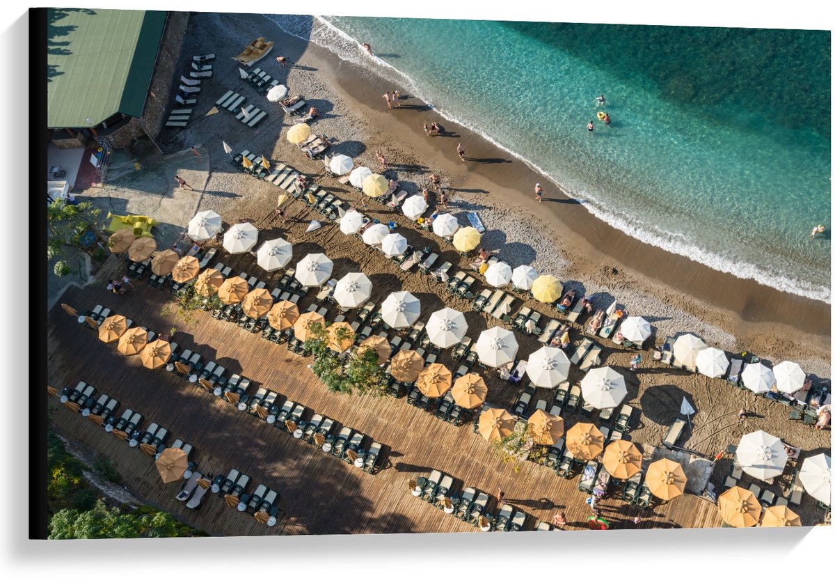 Canvas - Groot Strand met Parasols en Blauwe Zee - 90x60cm Foto op Canvas Schilderij (Wand