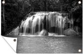 Muurdecoratie Een waterval met een dichtbegroeide omgeving in het Nationaal park Erawan in Thailand - zwart wit - 180x120 cm - Tuinposter - Tuindoek - Buitenposter