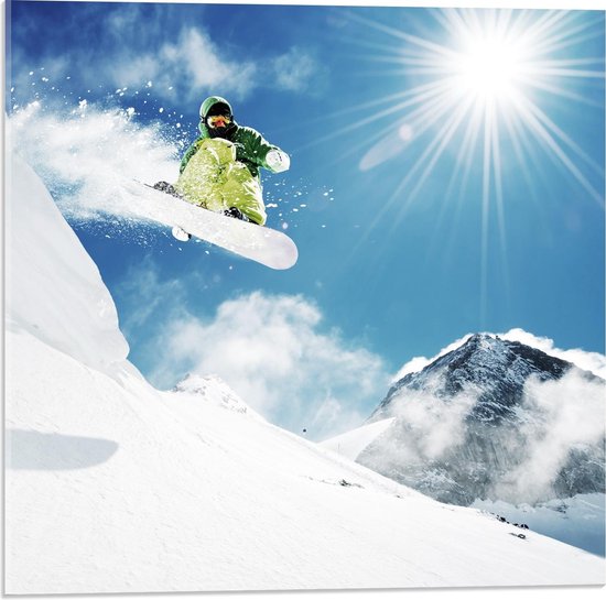Acrylglas - Snowboarder vliegend over Witte Berg - 50x50cm Foto op Acrylglas (Met Ophangsysteem)