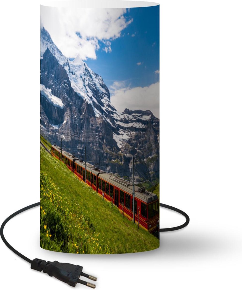 Lamp - Nachtlampje - Tafellamp slaapkamer - Een rode trein in de Alpen - 54 cm hoog - Ø24.8 cm - Inclusief LED lamp