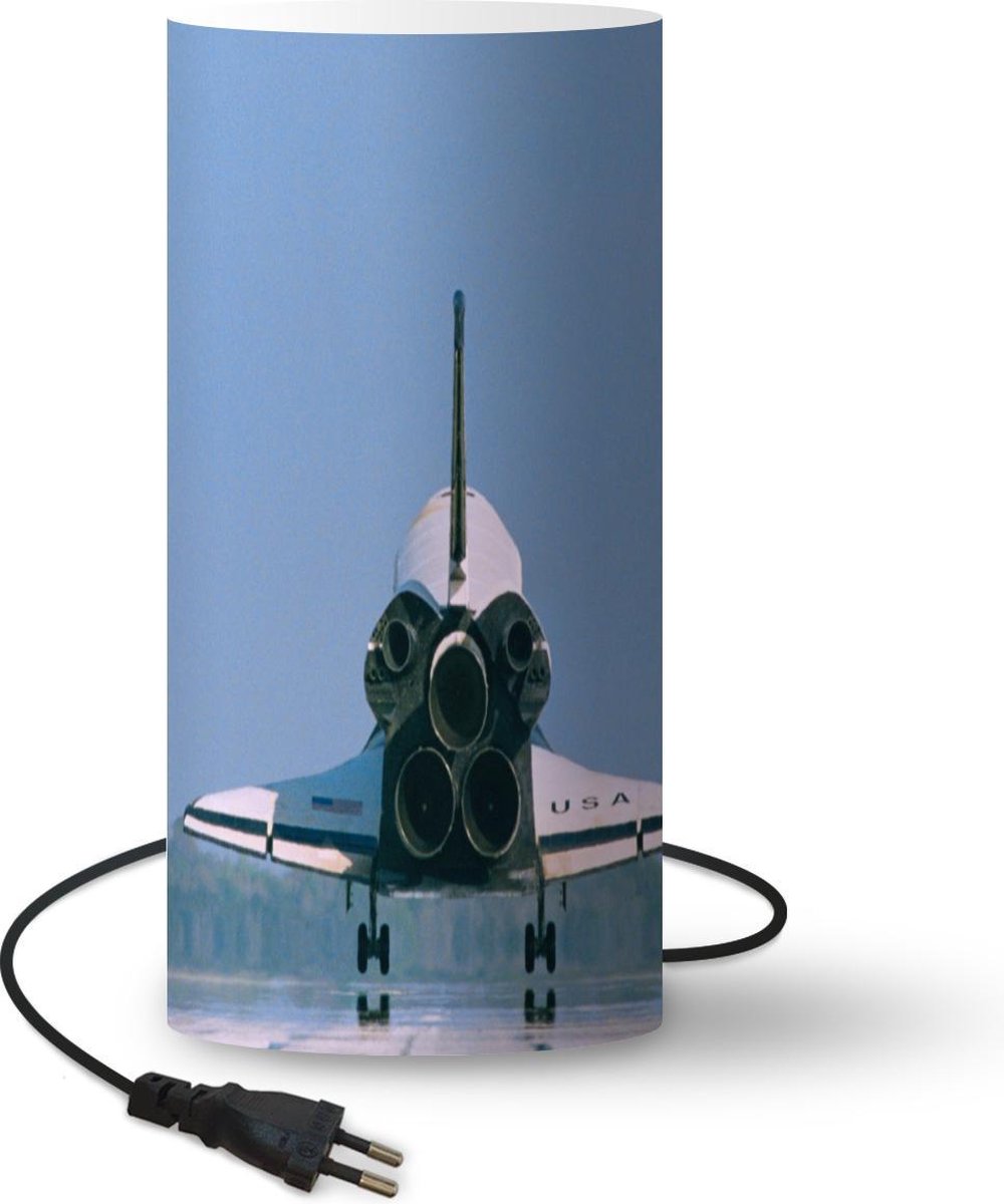 Lamp - Nachtlampje - Tafellamp slaapkamer - De achterkant van een space shuttle op de opstijg baan - 54 cm hoog - Ø24.8 cm - Inclusief LED lamp
