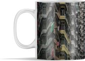 Mok - Verlaten flatgebouwen in Hong Kong - 350 ml - Beker