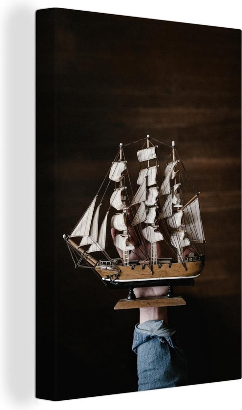 Canvas Schilderij Zeilboot - Miniatuur - Hout - 40x60 cm - Wanddecoratie