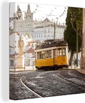 Canvas Schilderij Lissabon - Tram - Standbeeld - 50x50 cm - Wanddecoratie