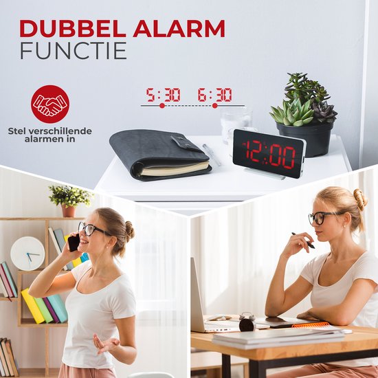 Digitale wekker met dubbele alarmfunctie, toont 12:00 en twee tijden. Twee vrouwen gebruiken de wekker in verschillende settings.